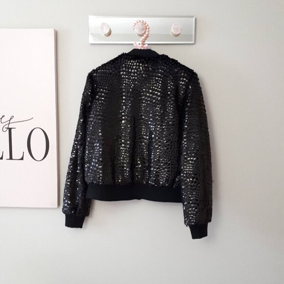 EUC John + Jenn black faux fur fuzzy feel & textured surface bomber jacket - Picture 8 of 15